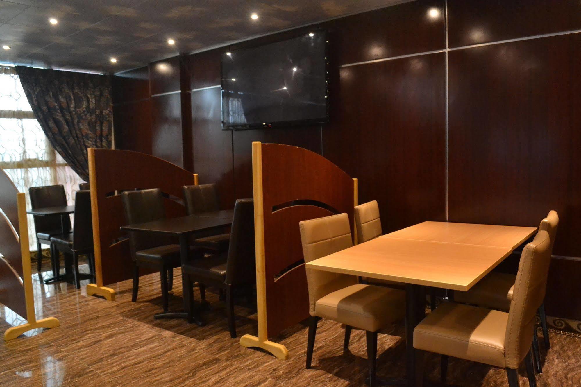 Noubou International Hotel Douala Luaran gambar