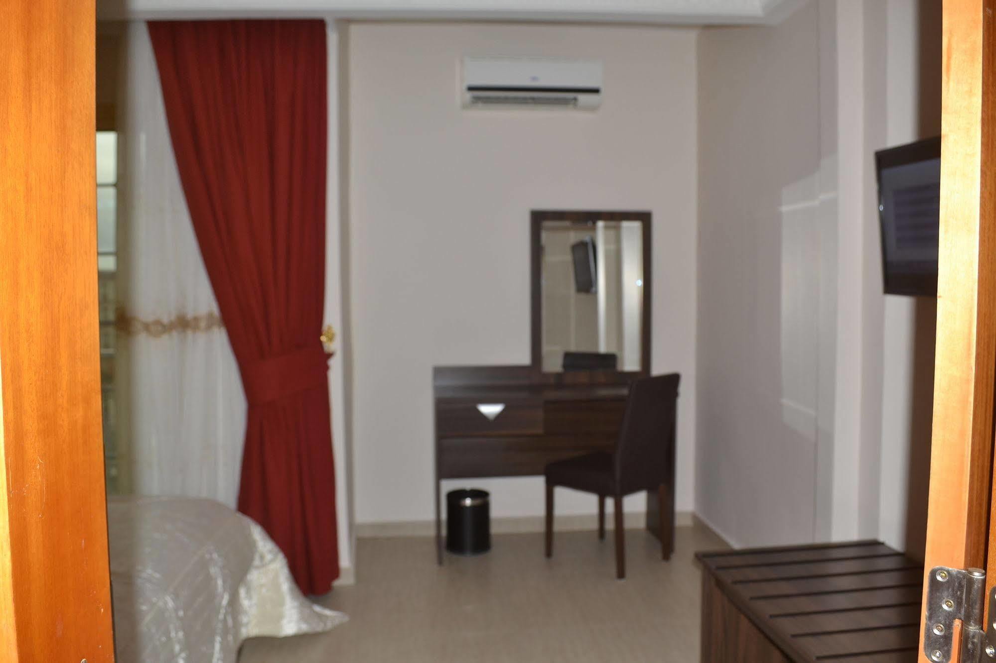 Noubou International Hotel Douala Luaran gambar
