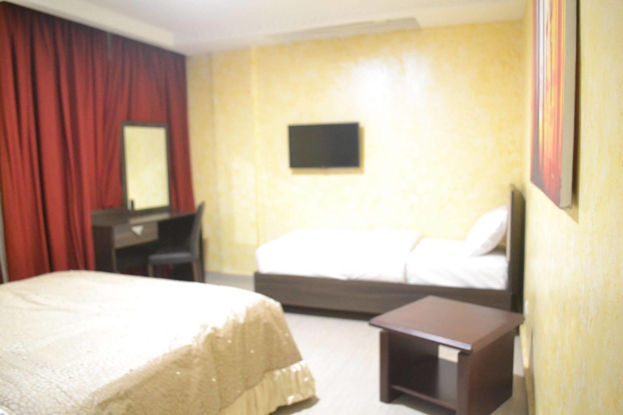 Noubou International Hotel Douala Luaran gambar