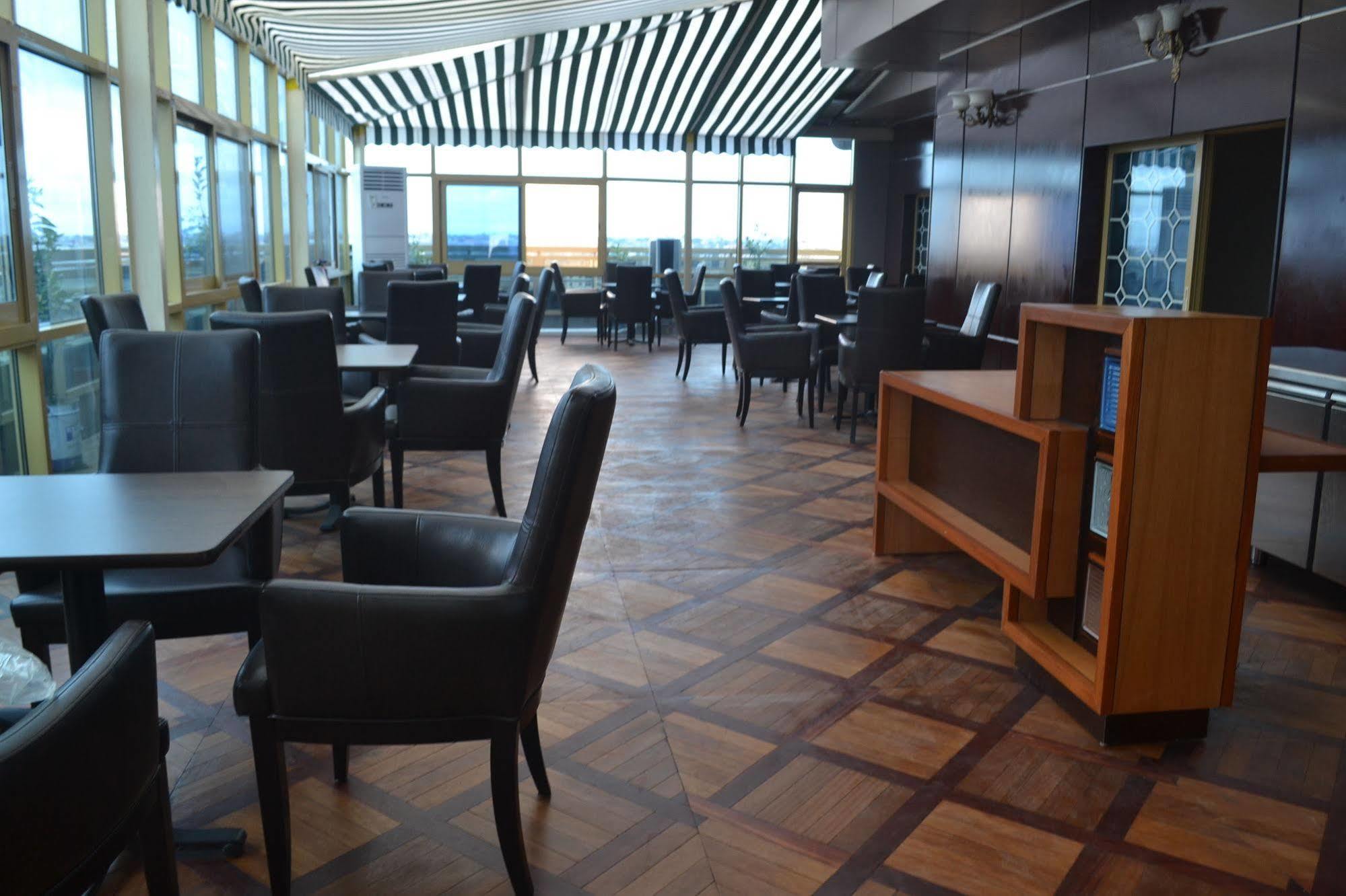 Noubou International Hotel Douala Luaran gambar