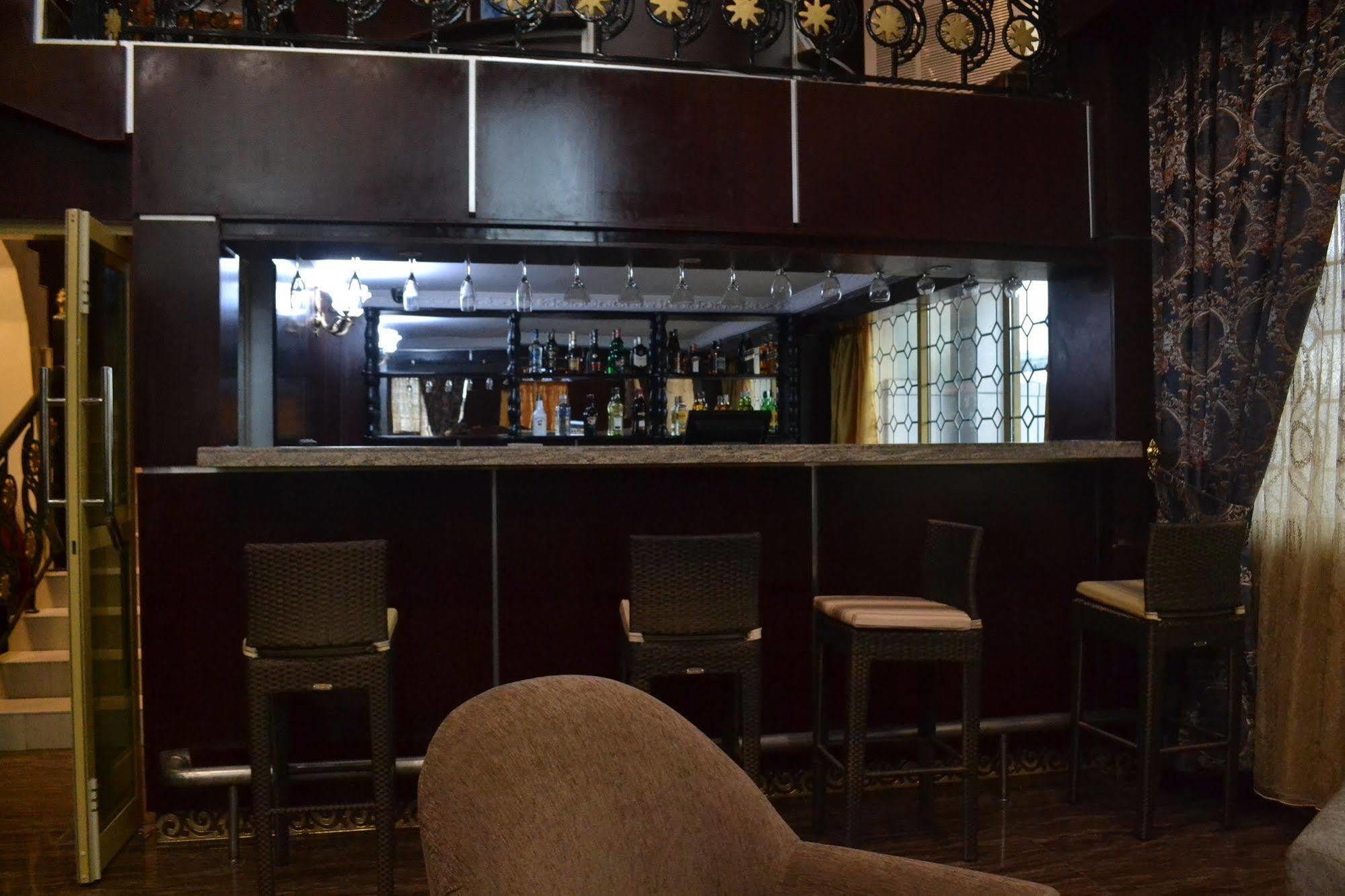 Noubou International Hotel Douala Luaran gambar