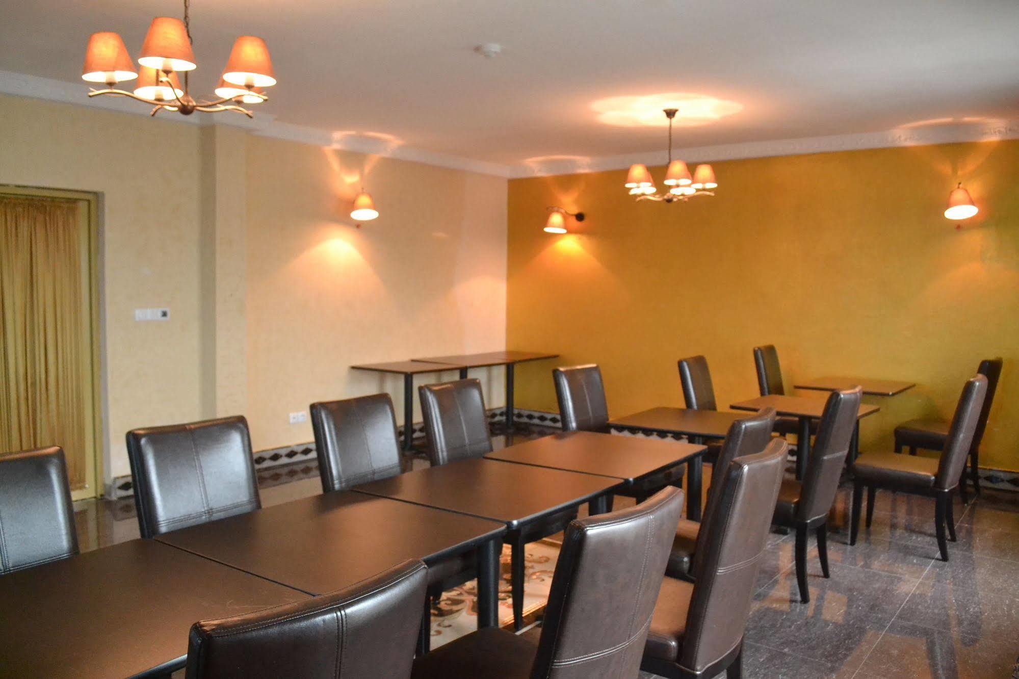 Noubou International Hotel Douala Luaran gambar